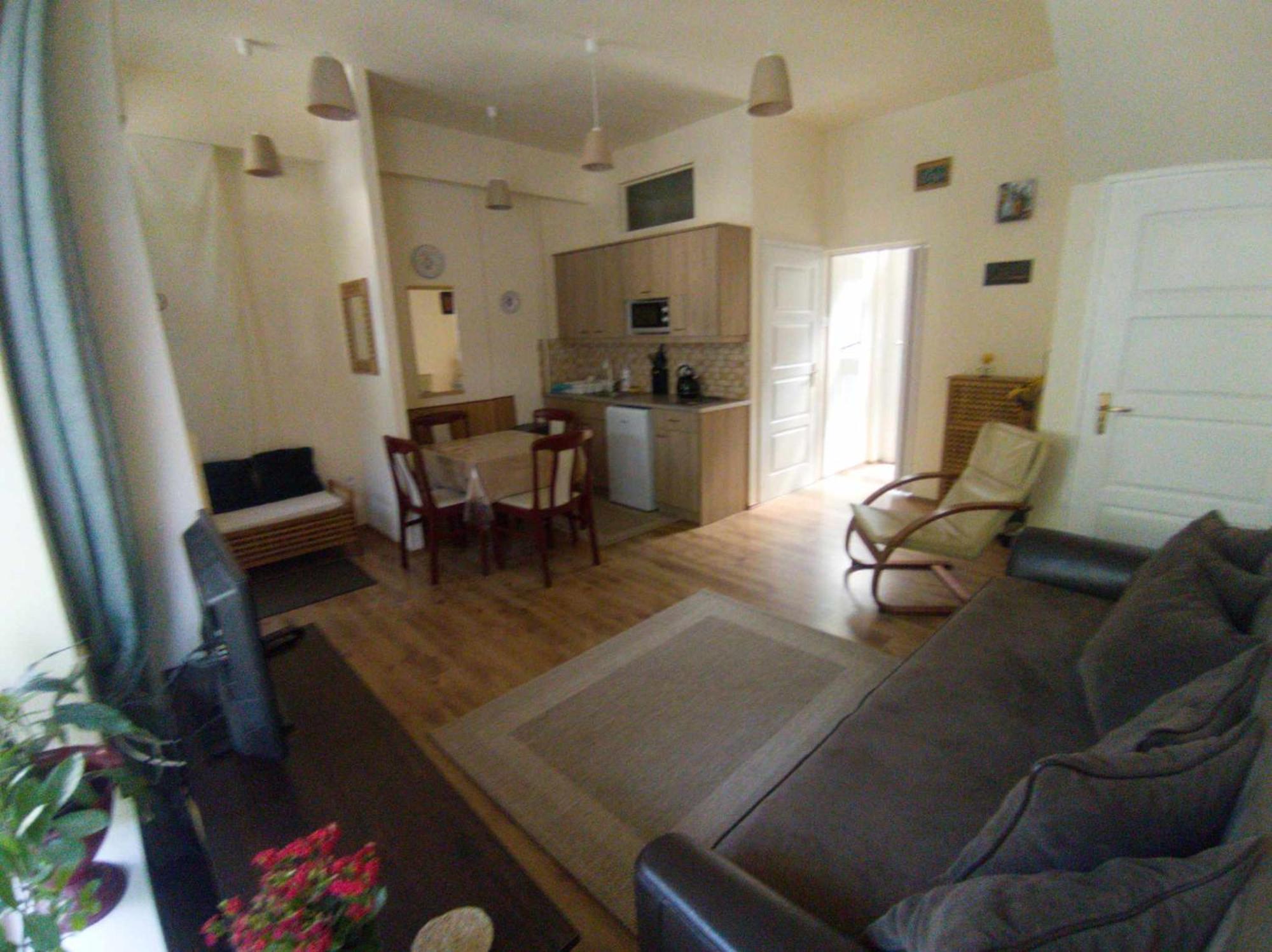 Cehmesterek Apartman 埃格尔 外观 照片